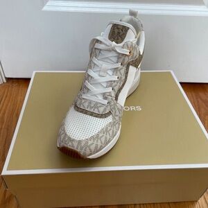 Mx women’s Crista trainer